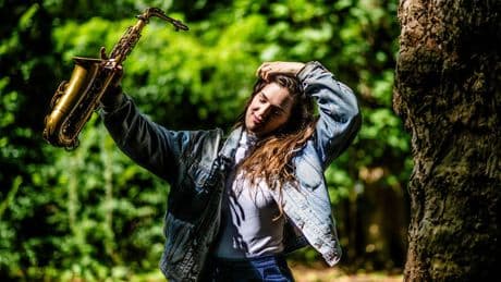 Saxofonist Kika Sprangers kreeg de compositieopdracht van North Sea Jazz: ‘Schoonheid alleen is niet genoeg. Het moet ergens wringen’