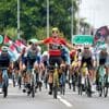 Evenepoel strandt op twee seconden van Grégoire in eindklassement Tour of Britain, Kooij wint slotetappe