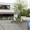 Junge verletzt auf dem Schulhof gefunden: Elfjähriger an Spandauer Grundschule mit Messer angegriffen