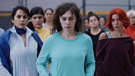 Fenomen dizi "Avlu" geri dönüyor! Ceren Moray'lı kadroya Su Burcu Yazgı Coşkun da katılıyor, hikayede "Yenidoğan çetesi" var!