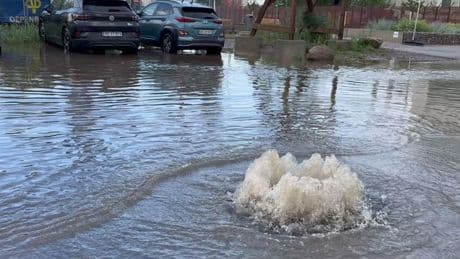 Unwetter: Überschwemmte Straßen in Flensburg nach Starkregen