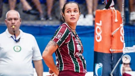 Una jugadora de voleibol compite embarazada y reabre el debate sobre maternidad y deporte de élite