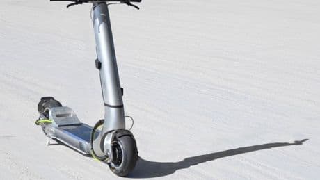 El patinete atómico capaz de llegar a 160 km/h