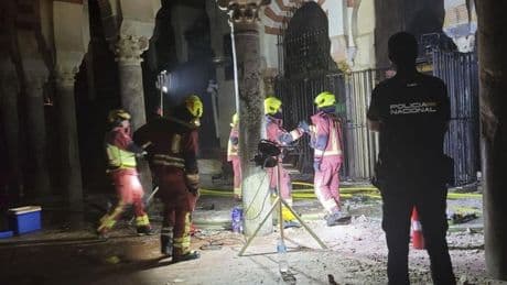 La Mezquita-Catedral de Córdoba reabre sus puertas a las visitas tras el incendio de este viernes