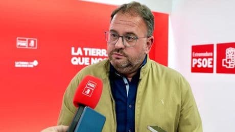 El alcalde de Mérida exige a Pedro Sánchez un congreso extraordinario: "Los socialistas no merecemos esto"