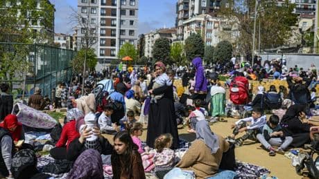 Turquie : un séisme de magnitude 6,2 secoue Istanbul