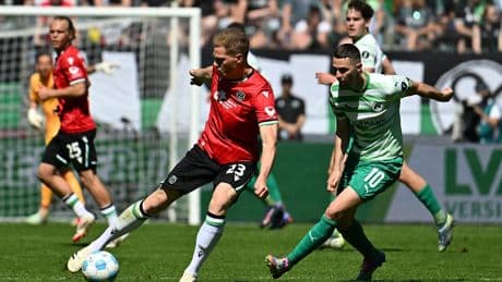 Große Emotionen im Hannover-Stadion - Tränen beim Halstenberg-Abschied