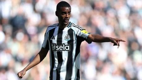 Liverpool transfer news: Arne Slot given Alexander Isak warning as £120m saga rolls on