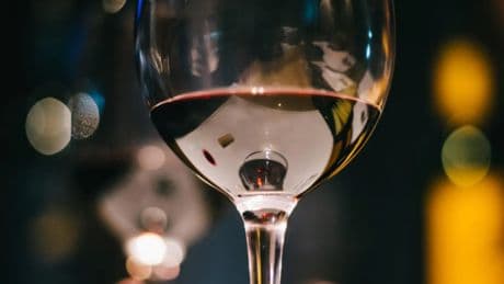 Un experto revela los tres vinos de supermercado que no superan los 10 euros y &quot;compiten con otros de categoría superior&quot;