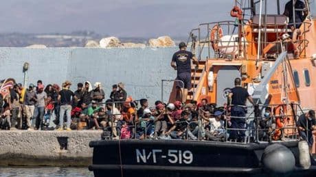 En Grèce, un groupe d’environ 230 migrants secourus au large de la Crète