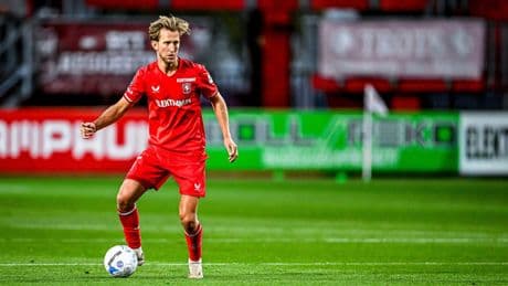 Voetballer Michel Vlap staat open voor een transfer naar Moskou: mag hij die overstap maken en hoe komen de Russen bij hem uit?