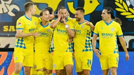 Relegation: Sieg in Saarbrücken: Braunschweig vor Zweitliga-Verbleib