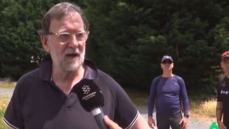 Rajoy, preguntado por Santos Cerdán en pleno Camino de Santiago: &quot;Al apóstol no le voy a hablar de esos asuntos, no se lo merece&quot;