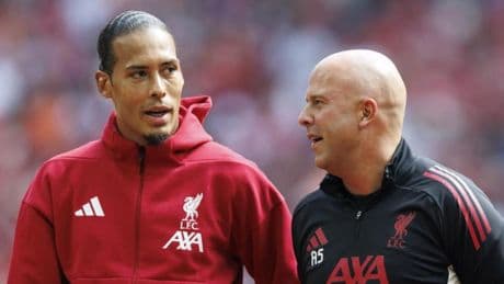 Tensión en el Liverpool: Van Dijk exige fichajes, Arne Slot descarta refuerzos