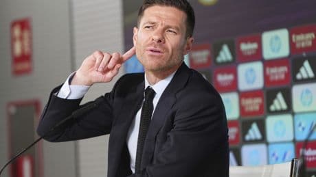 Manual de instrucciones del entrenador Xabi Alonso: "Mete mucha caña táctica y es muy exigente. Los jugadores volverán a la escuela"