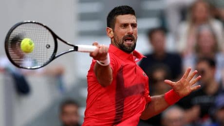 Roland-Garros : le magicien Corentin Moutet stoppé net par Novak Djokovic