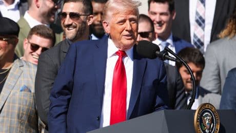 Trump llega a un acuerdo con los fabricantes de automóviles para reducir los aranceles