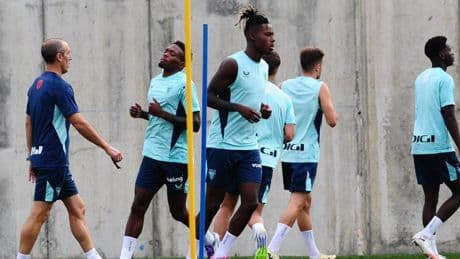 Nico Williams está “mucho mejor” de la pubalgia que sufrió al final del curso pasado