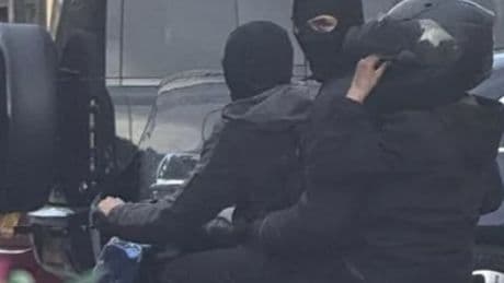 Balaclava-clad gang tackled by brave restaurant staff after daylight  robbery bid