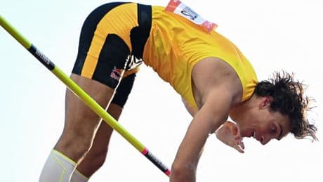 Duplantis scherpt wereldrecord polsstokhoogspringen weer aan, Bol wint maand voor WK