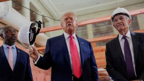 Trump pide a la junta de la Reserva Federal que tome el control del banco central
