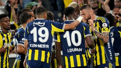 "Tribünlerin kalbini almaya çalıştı"