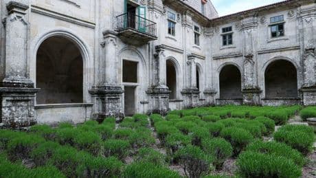 Cuando Graham Greene buscó la paz en un monasterio gallego
