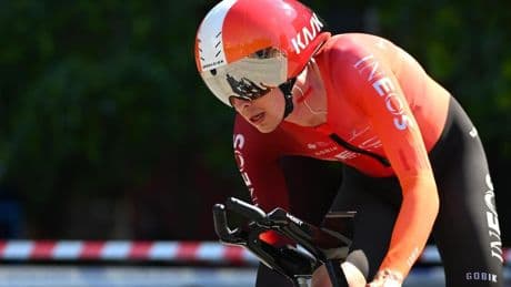 Thymen Arensman openhartig na rampstart Giro: ’Weet niet of het trauma is, maar ik maak mezelf gek’