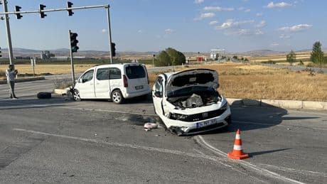 Çorum Alaca'da can pazarı: İki araçtan çok sayıda yaralı çıktı