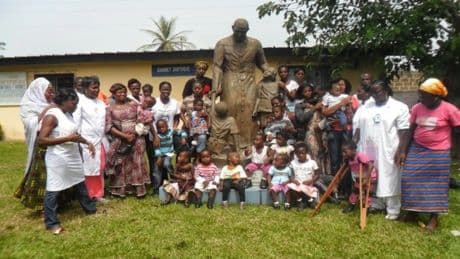 Un hospital en Costa de Marfil cambia la idea de que la discapacidad es &#039;brujería&#039;: &quot;Escondían a los niños&quot;
