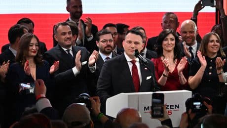 Présidentielle en Pologne: Slawomir Mentzen et ses électeurs ont l’issue du scrutin entre leurs mains
