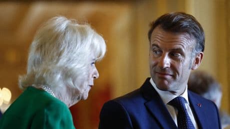 En visite officielle au Royaume-Uni, Macron donne des gages pour réprimer les traversées clandestines de la Manche
