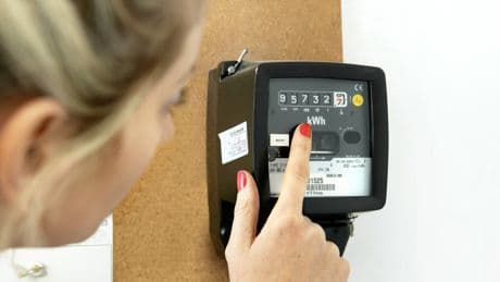 Plötzlich flattert die Kündigung ins Haus: Stromanbieter verunsichern Kunden