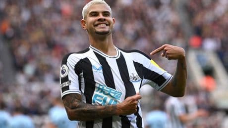 Newcastle announce plans to change iconic club crest