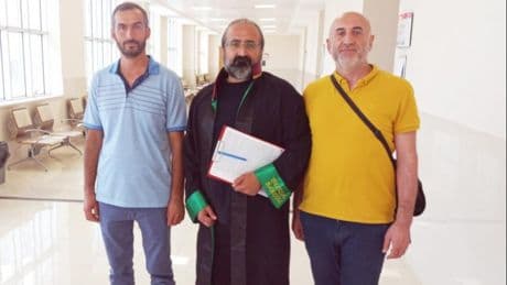 Gemlik'te AKP ilçe binasına dökülen kola davasında beraat kararı verildi