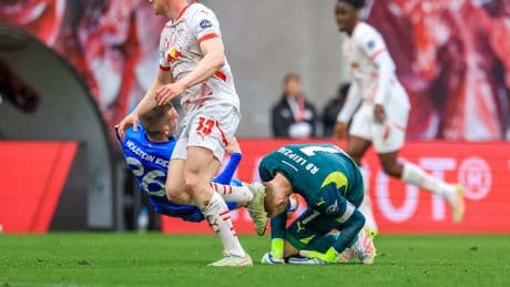 Nach Horror-Crash - SO steht es um Leipzig-Torwart Gulacsi