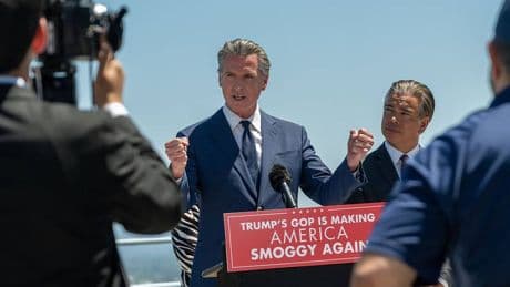 Krawalle in Los Angeles: Gouverneur Newsom an Trump-Regierung: "Nehmt mich halt fest"