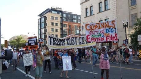 Polizei unter Bundeskontrolle: Umstrittenes Trump-Dekret: Aufruf zu Protesten in Washington