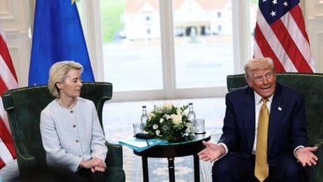 Trump se anota una victoria ante la UE: Von der Leyen asume el arancel del 15 % para "reafirmar" la alianza con EEUU