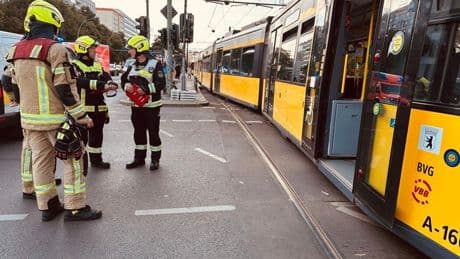 Berlin-Mitte: Straßenbahnen stoßen zusammen – ein Mensch verletzt