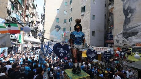 Nápoles estalla en una fiesta sin fin para celebrar su cuarto título liguero