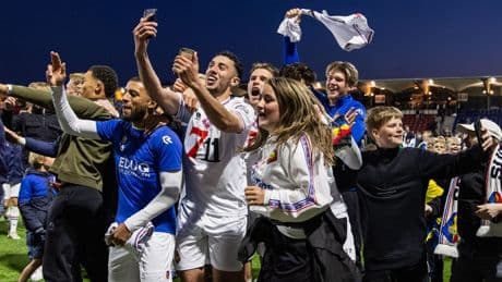 Telstar als laatste ploeg naar play-offs promotie, negatief record Vitesse ondanks zege