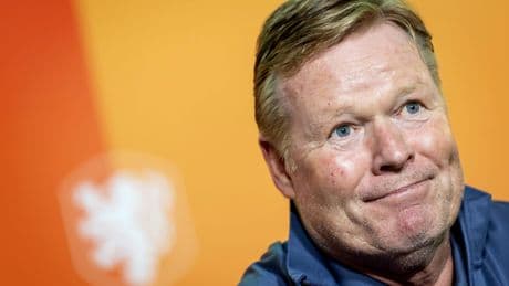 Licht cynische Ronald Koeman heeft duidelijke mening over kopadvies Nederlandse Sportraad: ’Dan kun je je ook afvragen: waar maak je je druk om?’