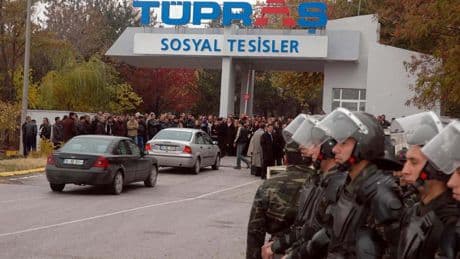 TÜPRAŞ, Koç Vakfına dava açan temsilci adayını işten attı