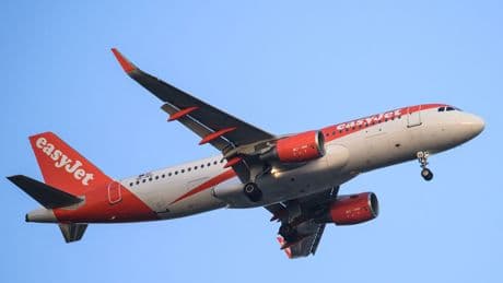 Un avión de Easyjet con destino a Fuerteventura regresa a Milán tras detectarse humo en su interior