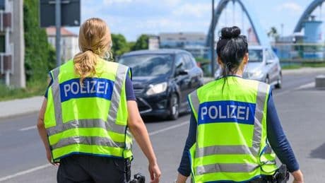 Migrationspolitik: Merz hält an Zurückweisung Asylsuchender fest