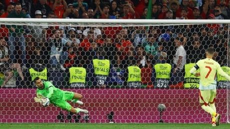 Los penaltis arrebatan la corona a España
