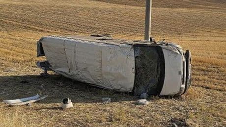 Tarım işçilerini taşıyan minibüs şarampole yuvarlandı! 18 kişi yaralandı