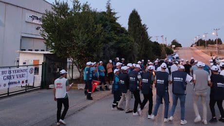 Toplu sözleşme süreci tıkanan GM Teknik cam işçileri grevde