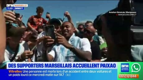 Igor Paixão va à la rencontre des supporteurs de l'OM présents à Marignane